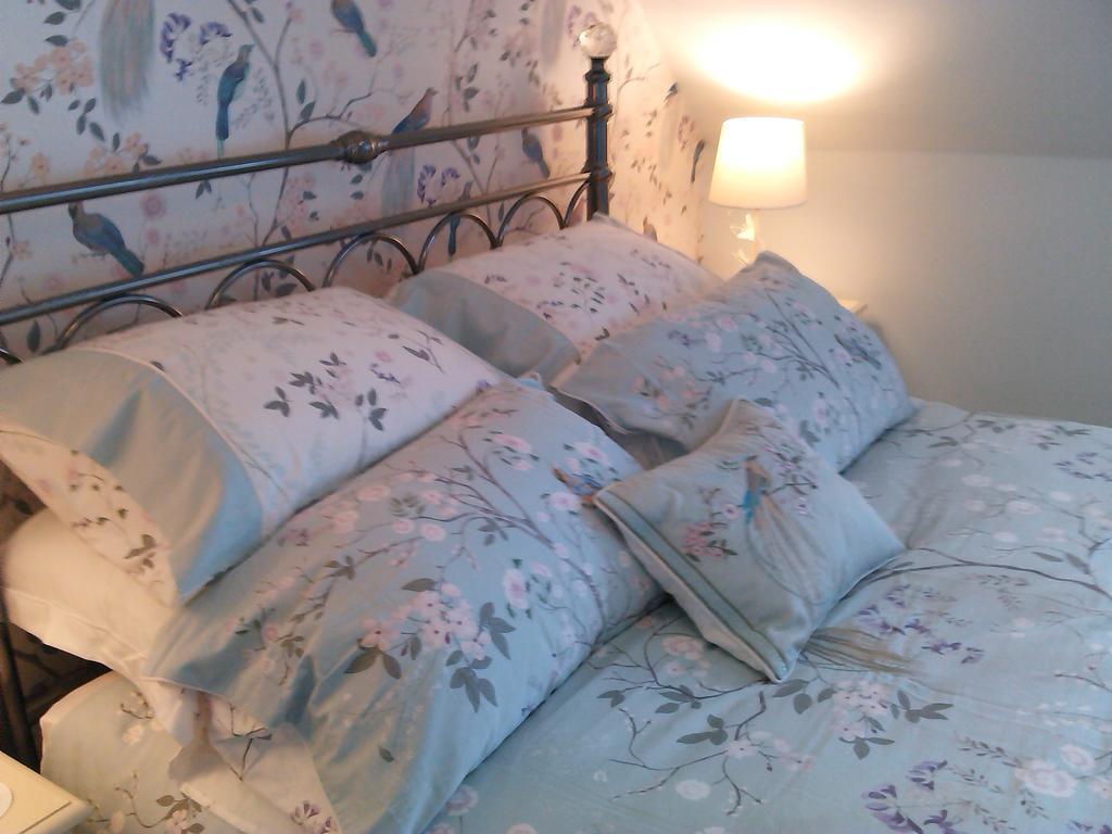 The Old Chapel B&B Lostwithiel Room photo