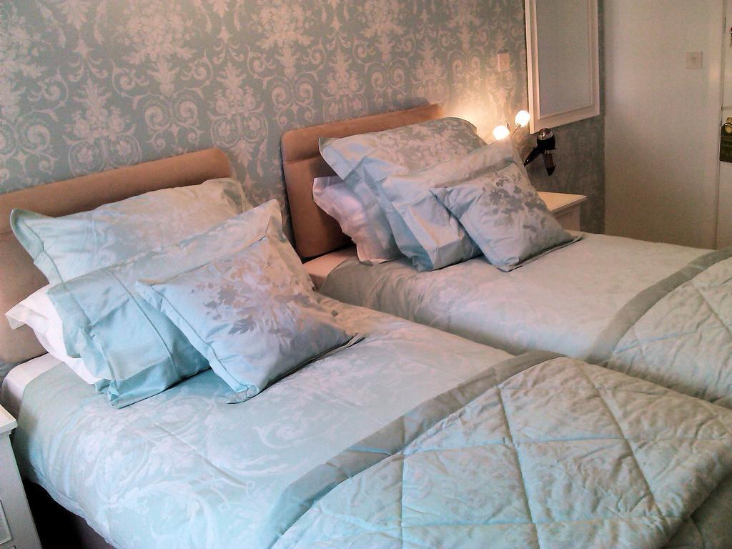 The Old Chapel B&B Lostwithiel Room photo